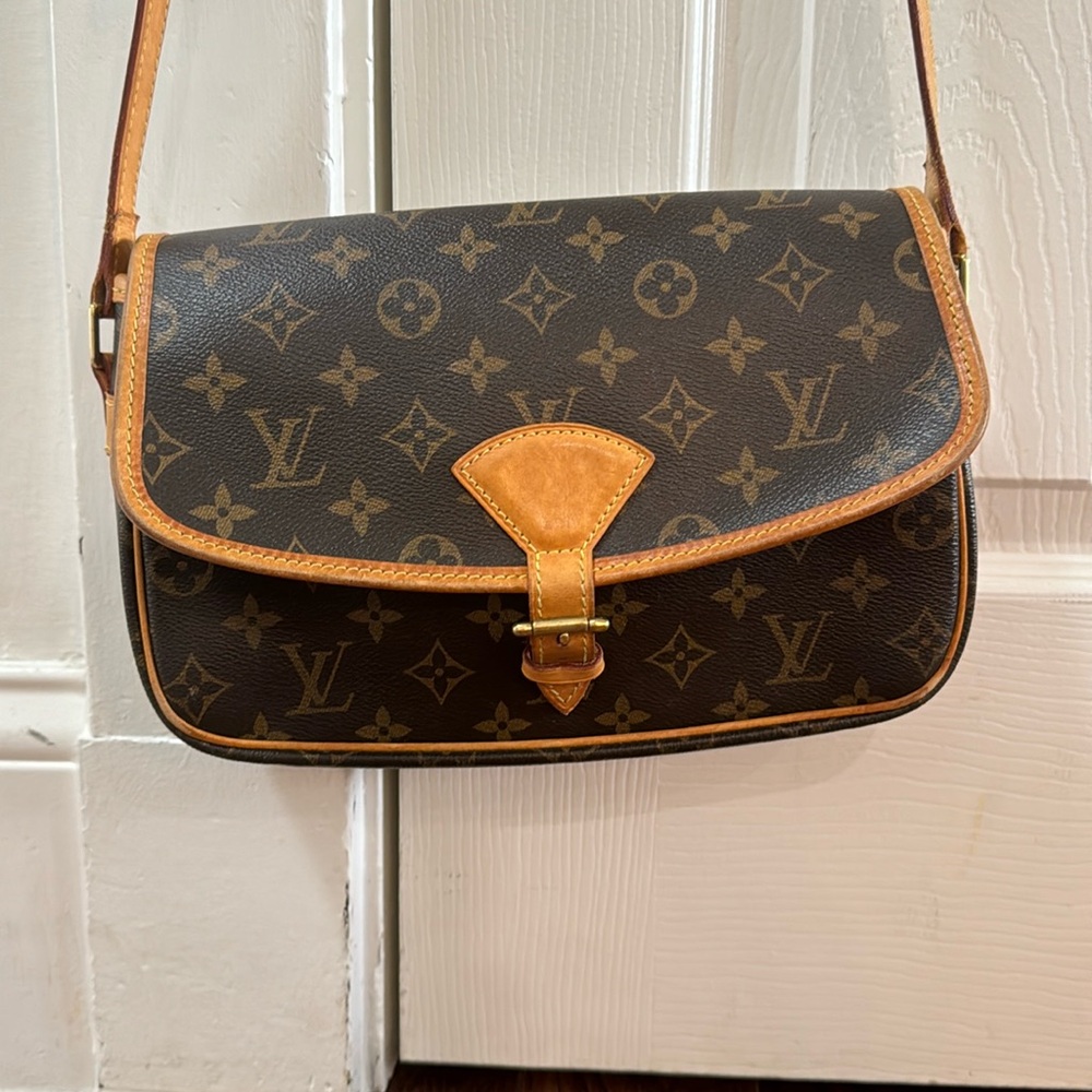 Authentic Louis Vuitton Cross Body
